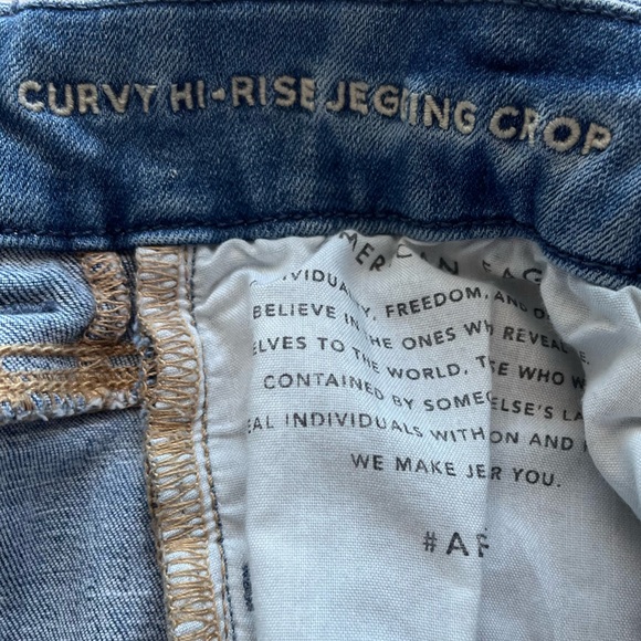American Eagle Ultra Curvy Mom Jeans Women’s Light Blue Jeans Size 6 - Picture 2 of 4